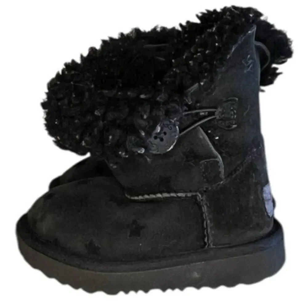 Girls UGG Bailey Button II Star Suede Faux Fur Lined Snow Boot Size 6 Black